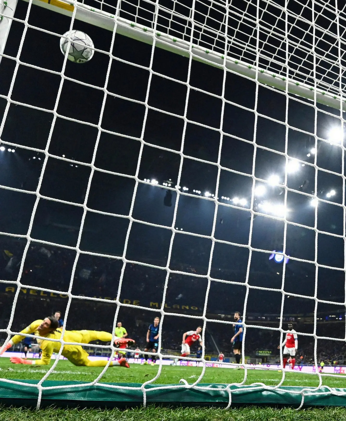 开云体育移动版-对阵国米替补登场破门，哲凯赖什社媒庆祝胜利：欧冠之夜