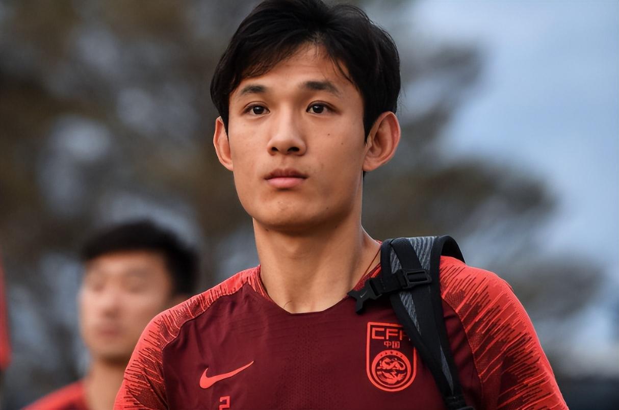 开云体育官网-尘埃落定 海港引援祭神操作 如愿签中超抢断王 王燊超最佳接班人